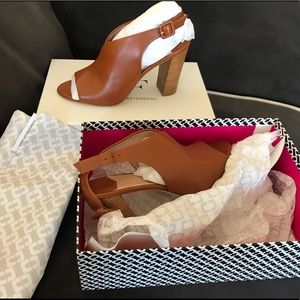 Authentic NWT DVF Carini Leather Slingback Shoes